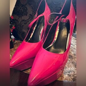 Size 7 1/2 Bright pink AZALEA WANG heels